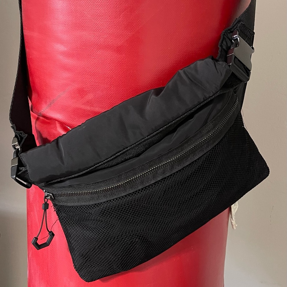 ZARA Man black pocket belt bag. Use No tag.